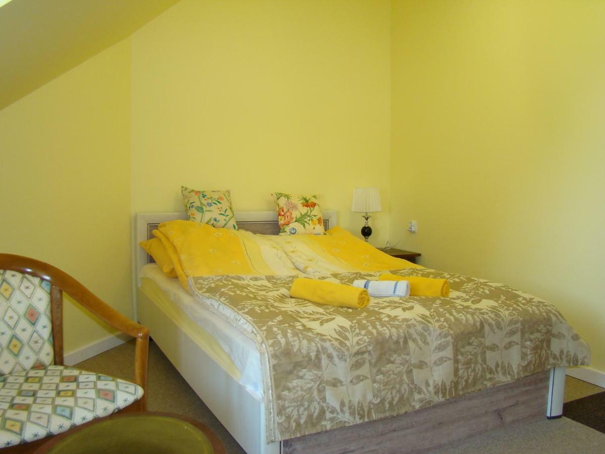 ゴニョンツ ペンショナット ドゥレク バラノウカ Bed & Breakfast エクステリア 写真