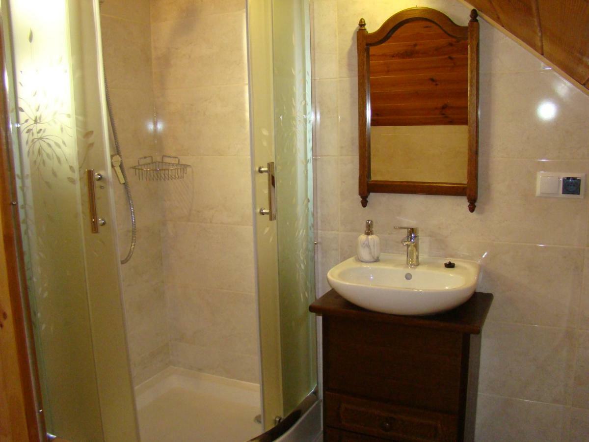 ゴニョンツ ペンショナット ドゥレク バラノウカ Bed & Breakfast エクステリア 写真