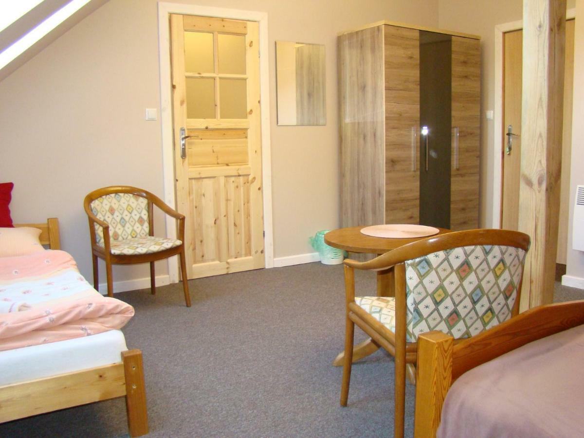 ゴニョンツ ペンショナット ドゥレク バラノウカ Bed & Breakfast エクステリア 写真